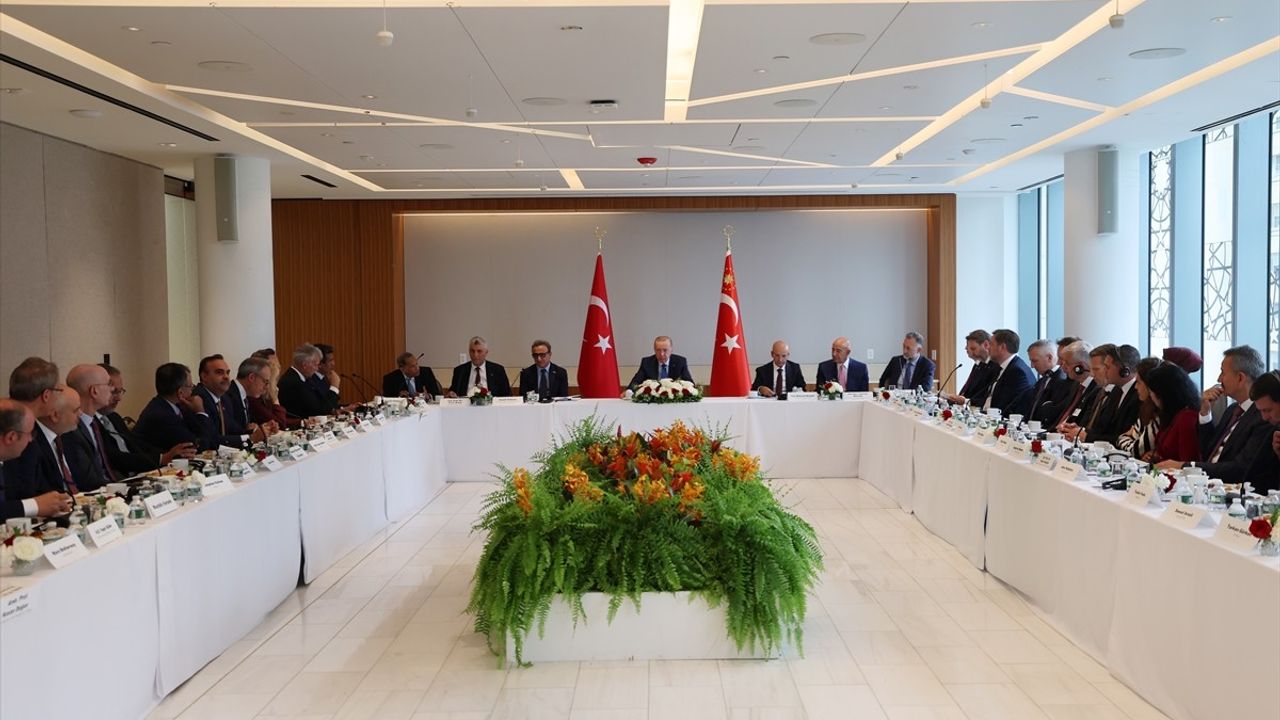 Erdoğan, Türkiye-ABD İş Konseyi Başkanı Ulukaya ve ABD'li Yöneticilerle Görüştü