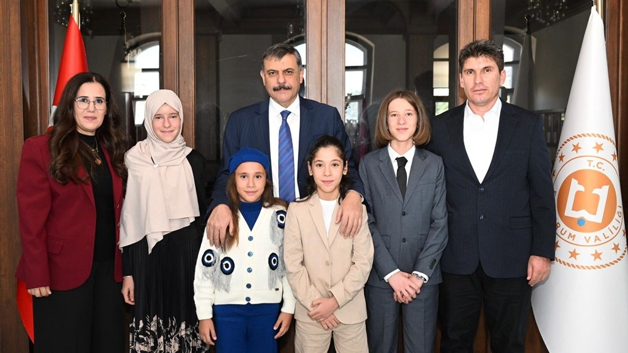 Erzurum'da 12 Yaşındaki Alperen, Vali Mustafa Çiftçi'yi Örnek Alıp Hafız Oldu