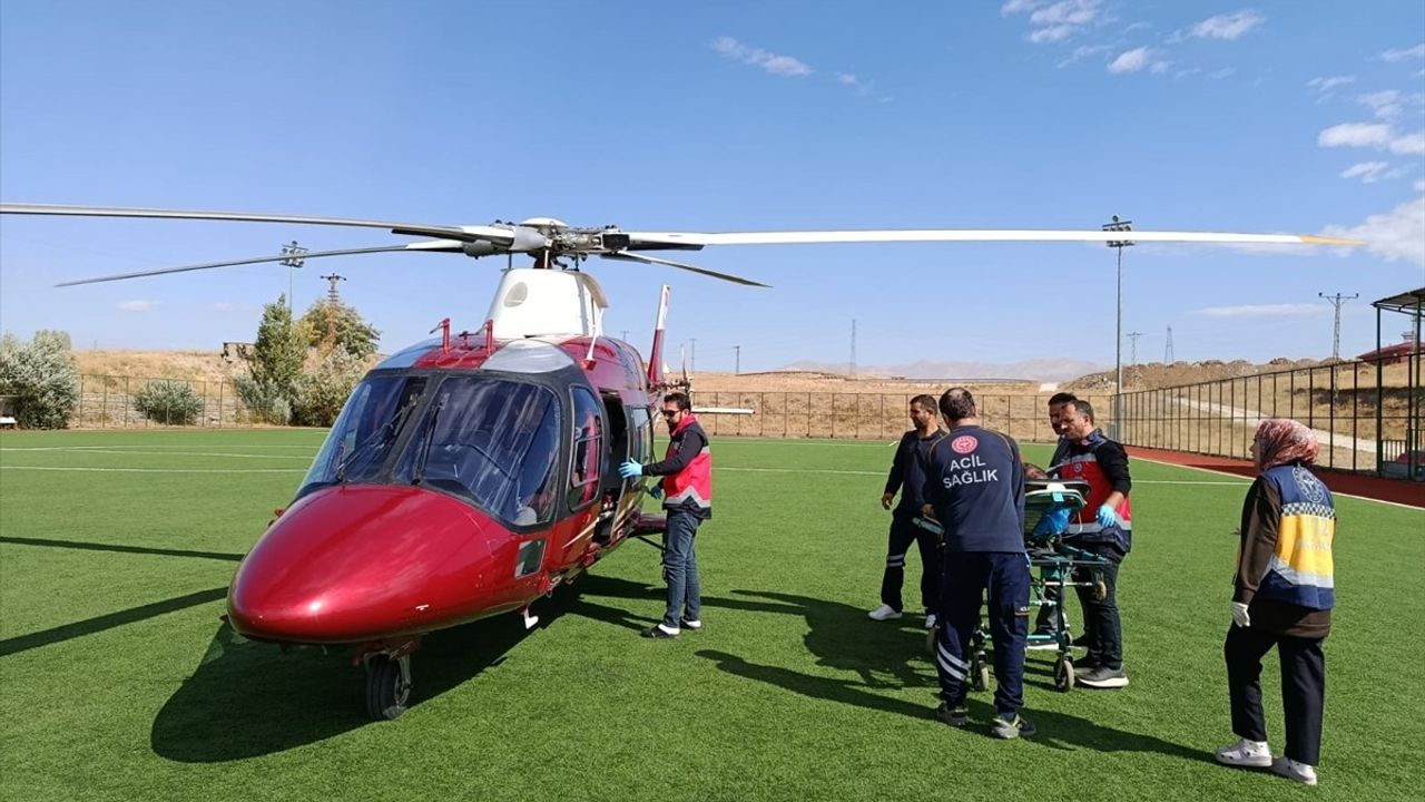 Erzurum'da ambulans helikopterle kalp krizi hastası nakledildi