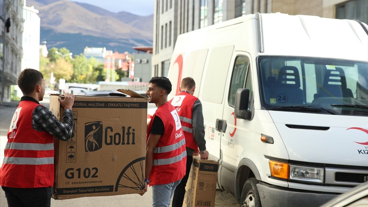 Erzurum'da Kızılay Engelsiz Birimi 6 Ayda 3 Akülü, 12 Tekerlekli Sandalye Sağladı