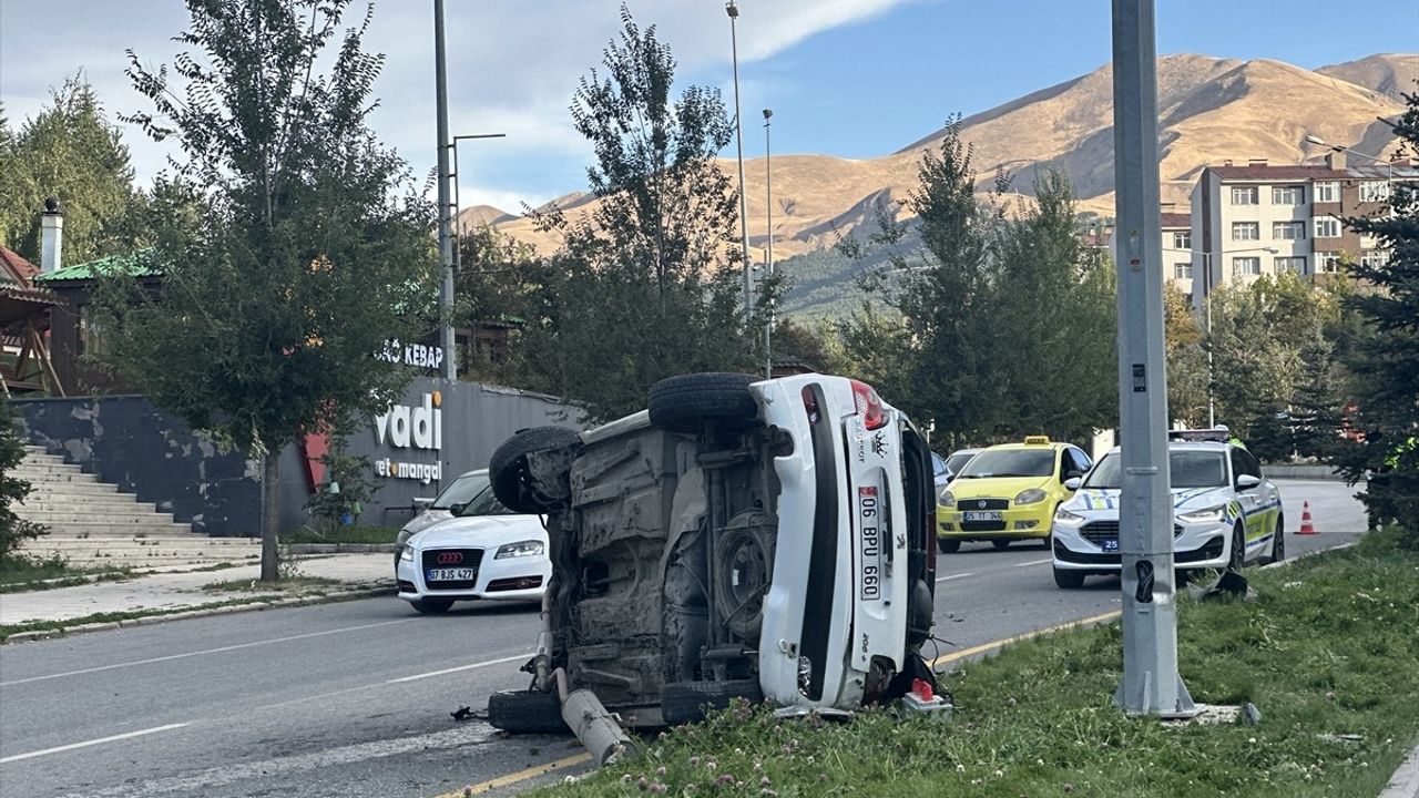 Erzurum'da Takla Atan Otomobil: 2 Kişi Ağır Yaralandı