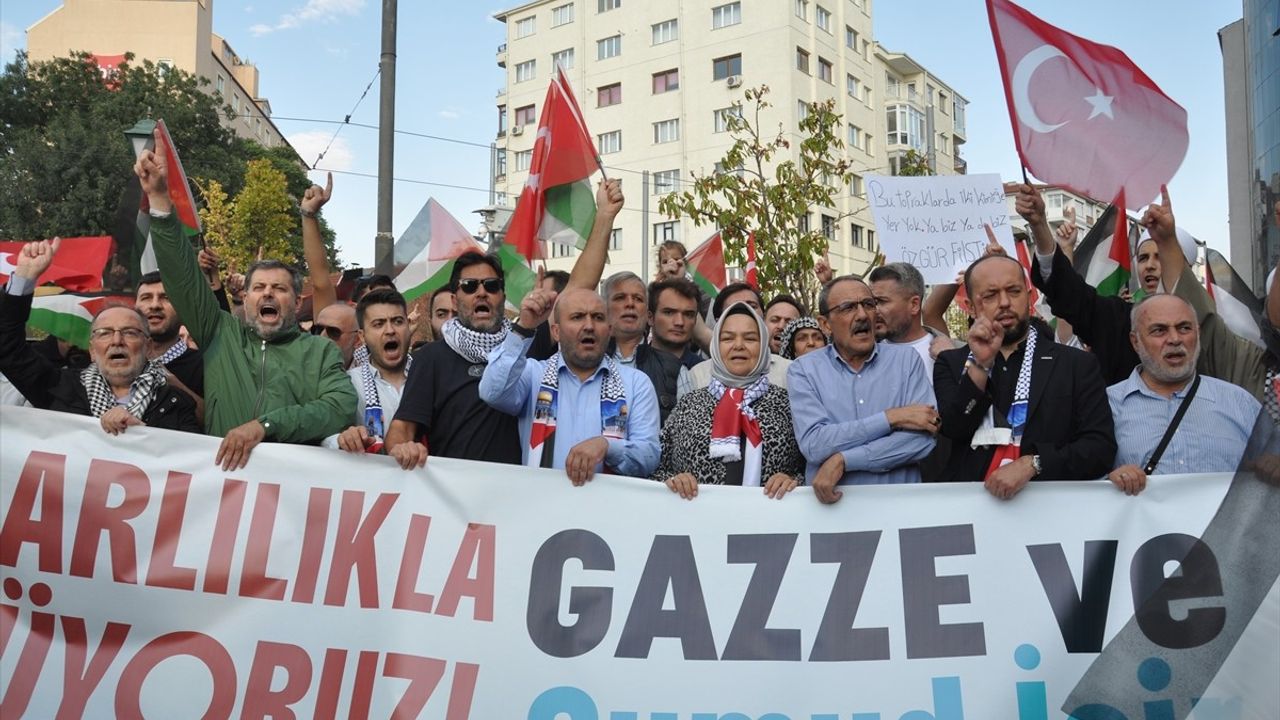 Eskişehir'de Filistin ve Küresel Sumud Filosu'na Destek Yürüyüşü