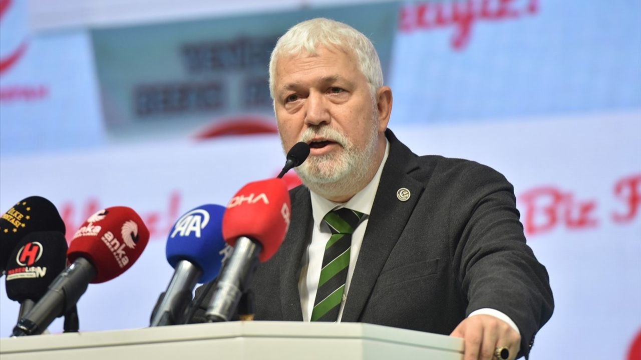 Fatih Erbakan Sakarya Kongresi'nde: Çare 'Milli Görüş'