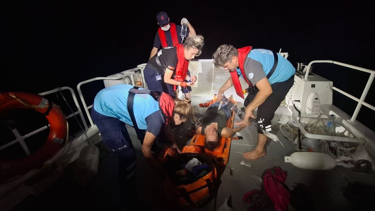 Fethiye Açıklarında Özel Teknede Yaralanan Kişiye Sahil Güvenlik'ten Tıbbi Tahliye