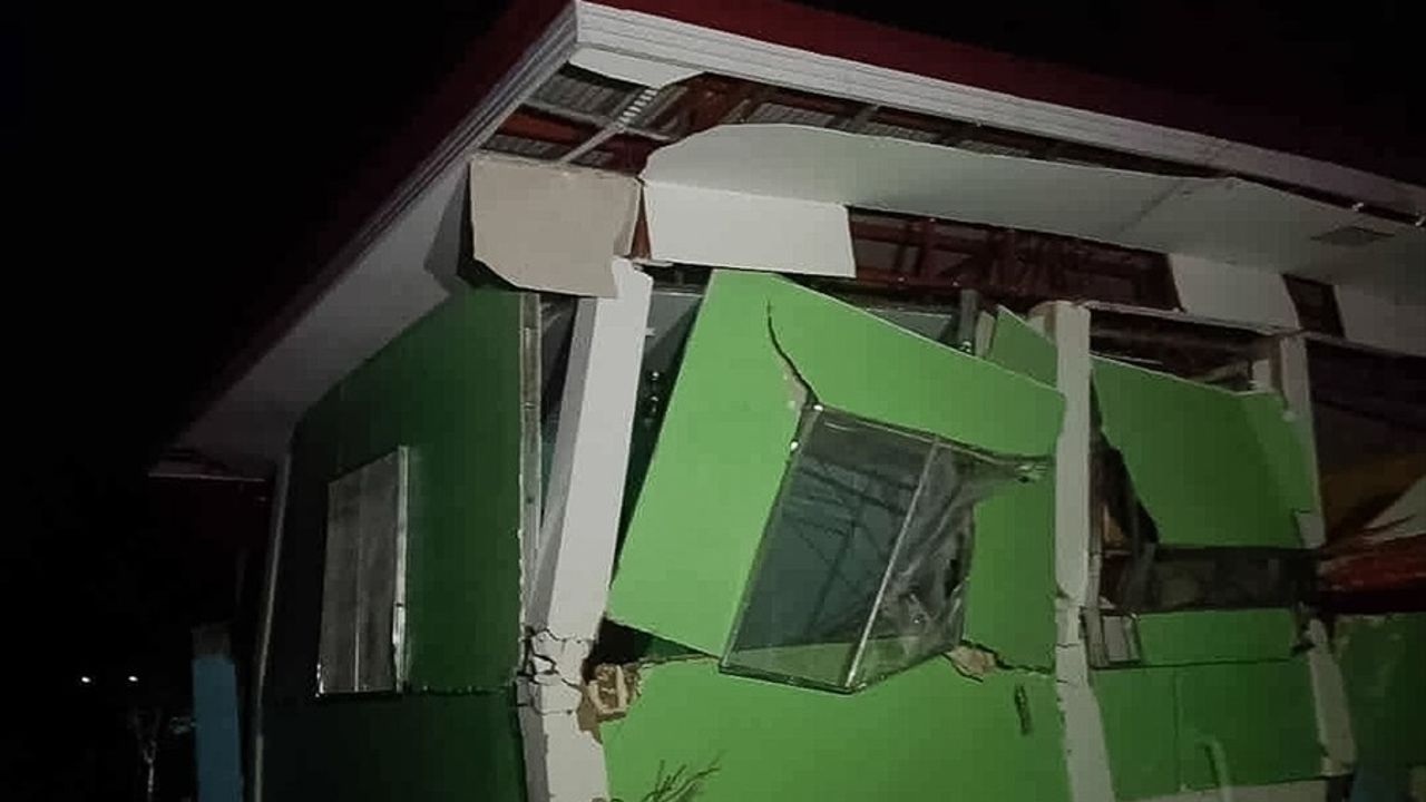 Filipinler'de 6,9 Büyüklüğünde Deprem: Palompon ve Cebu Açıkları