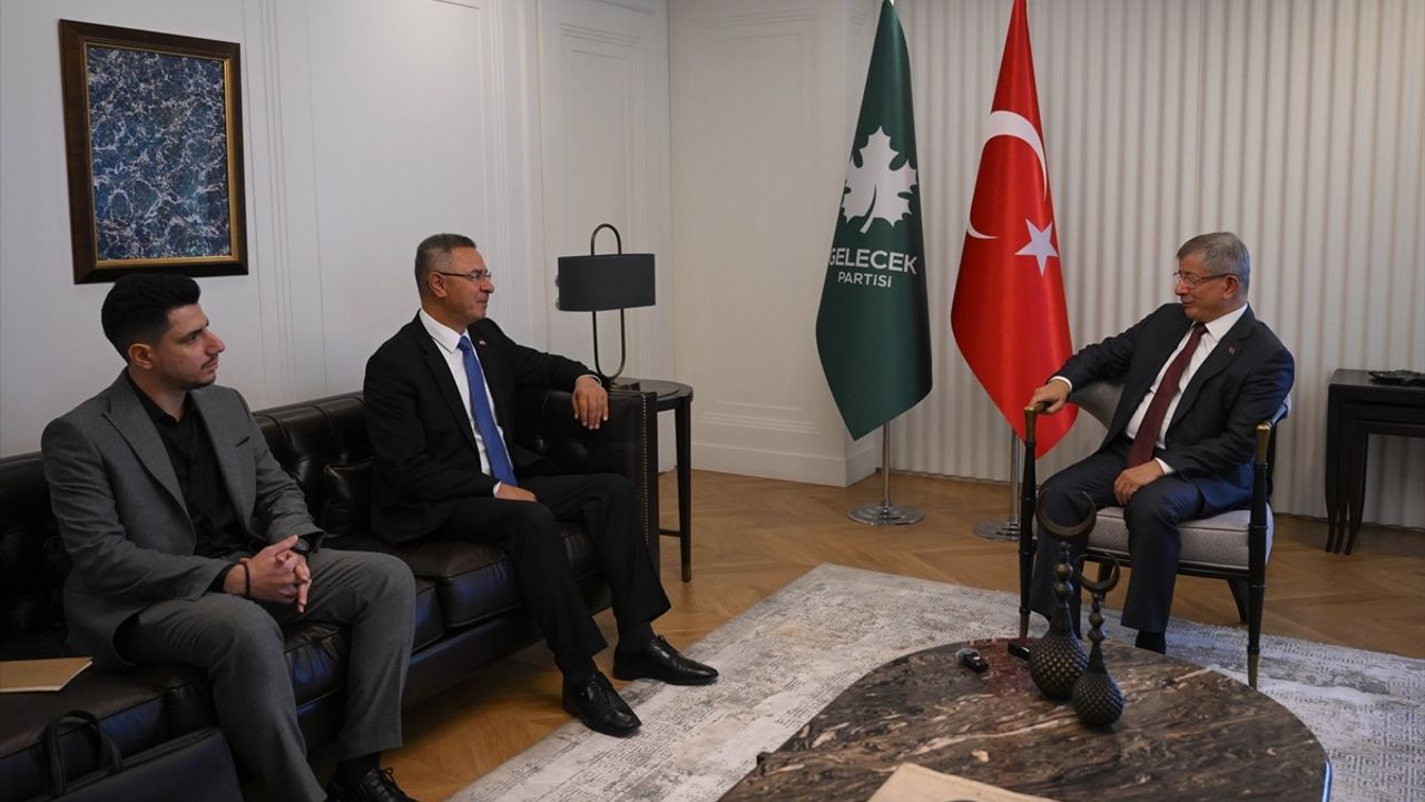 Filistin'in Ankara Büyükelçisi Faed Mustafa'dan Davutoğlu'na veda ziyareti