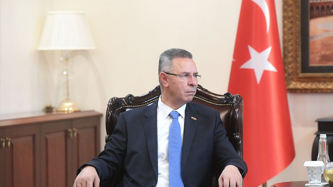 Filistin'in Ankara Büyükelçisi Faed Mustafa, Diyanet Başkanı Ali Erbaş'ı ziyaret etti