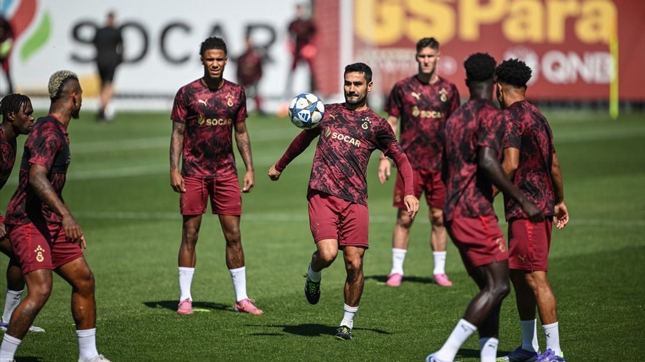 Galatasaray, Eintracht Frankfurt Maçı Önce Hazırlıklarını Tamamladı
