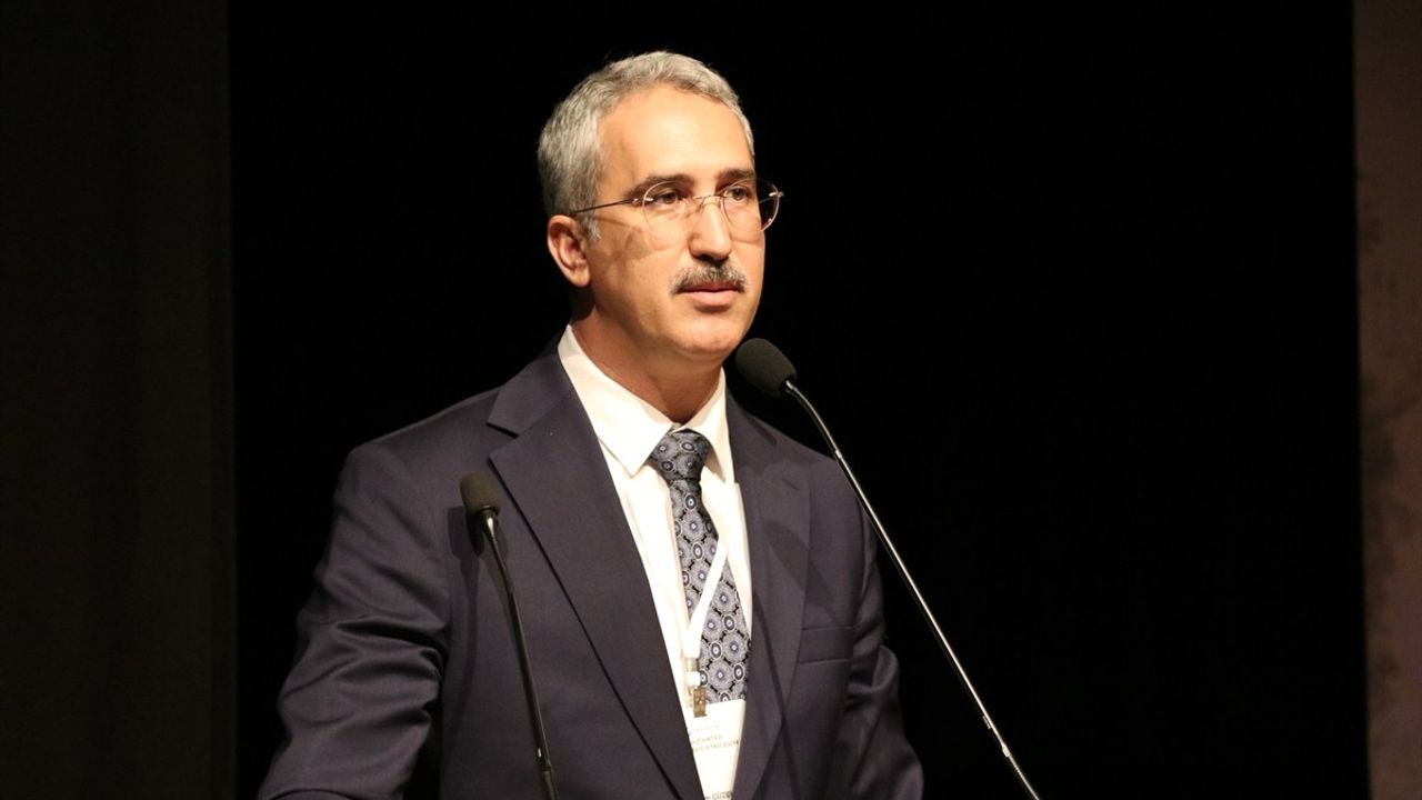 Gaziantep'te Göç Sivil Etkileşim Sempozyumu: Yerel Uyum ve Strateji Tartışıldı