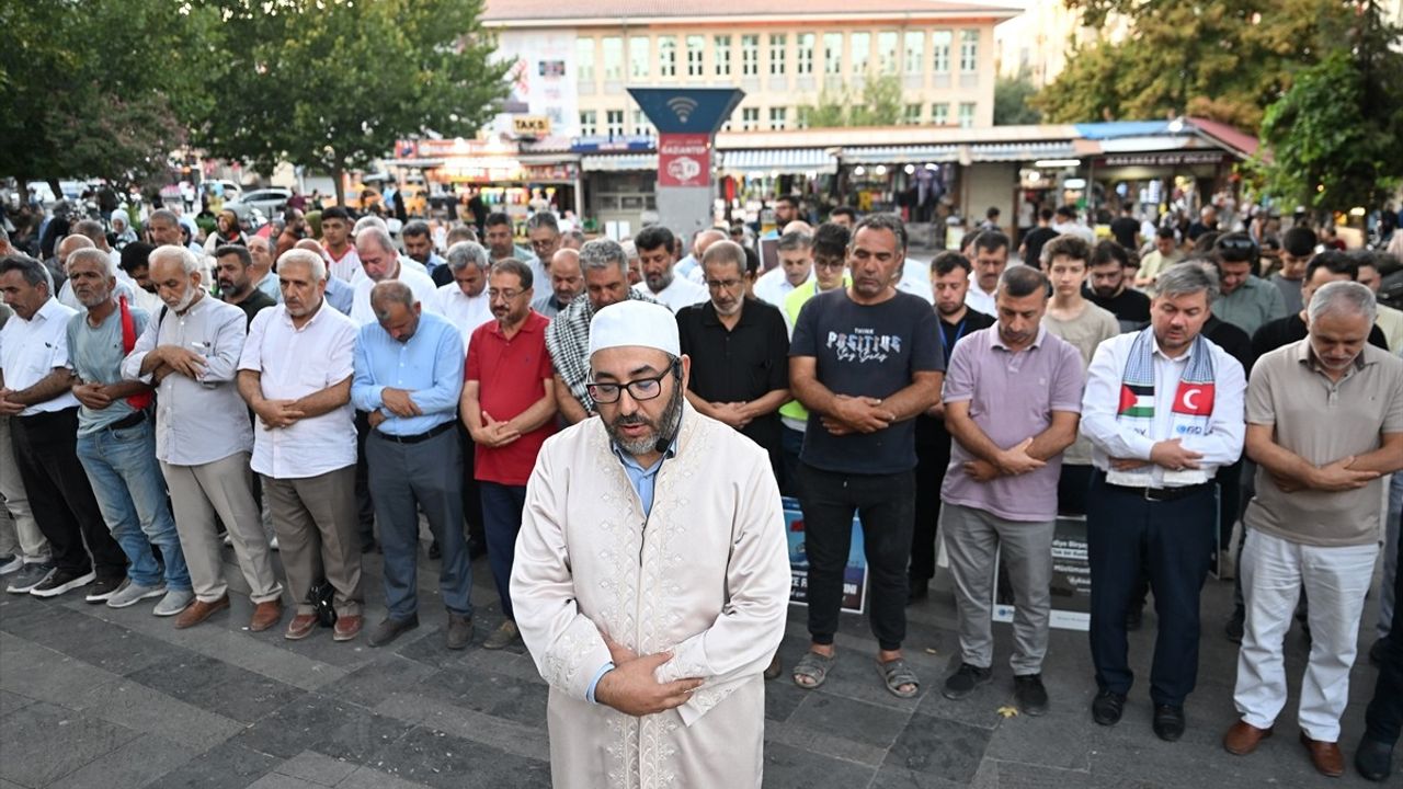 Gaziantep'te Yemen ve Gazze'ye Yönelik İsrail Saldırıları Protesto Edildi