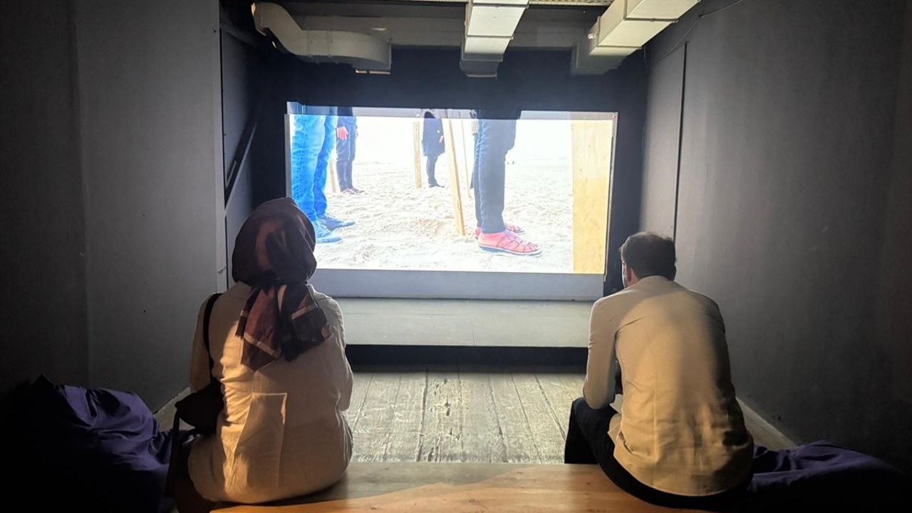 Gazze Bienali: İstanbul Pavyonu 'Elimde Bulut' Depo İstanbul'da