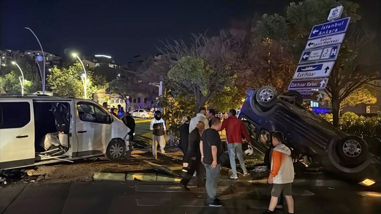 Gebze'de Panelvan ile Hafif Ticari Çarpıştı — 11 Yaşındaki Damla Ş. Yaşamını Yitirdi