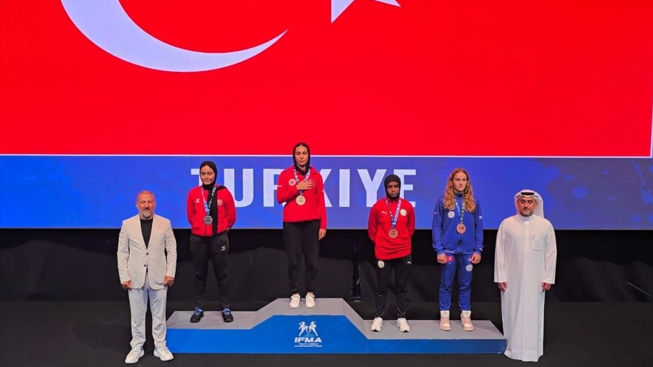 Genç Milli Muaythaiciler Dünya Şampiyonası'nda 15 Madalya