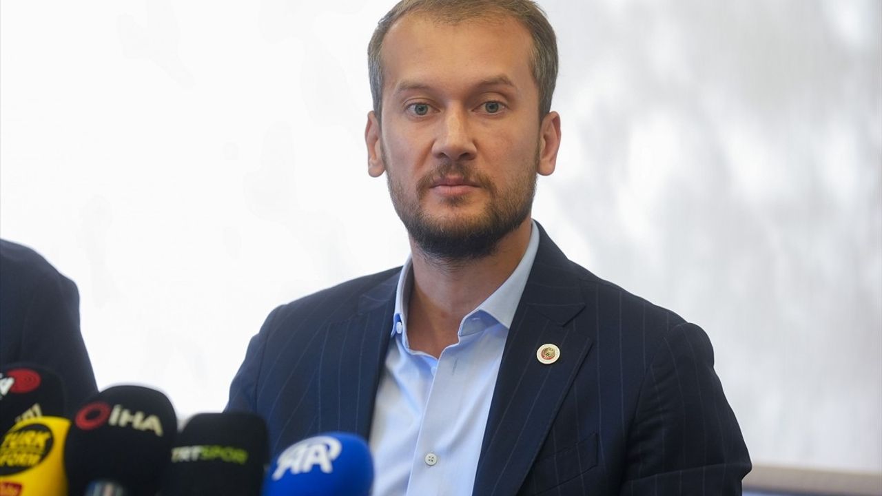 Gençlerbirliği Yönetimi Açıklama Yaptı: Transfer Gecikmesi ve Eroğlu'na Destek