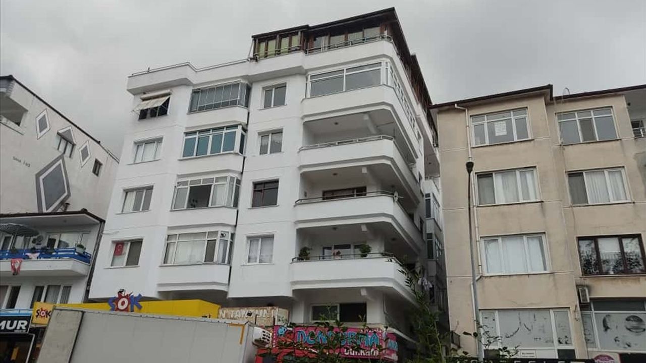 Güllü (Gül Tut) Yalova'da Balkondan Düşerek Hayatını Kaybetti