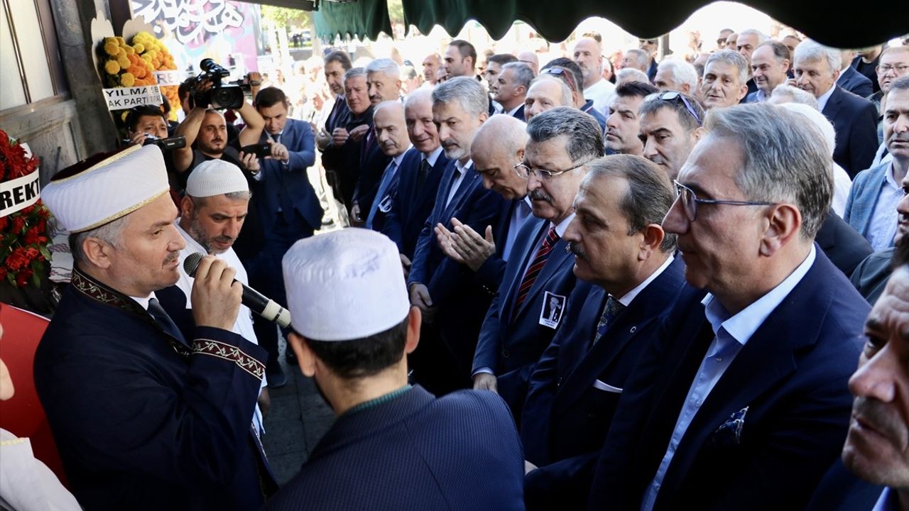 Hasan Melek Uğurlandı: Eski Trabzon Belediye Başkanı Defnedildi