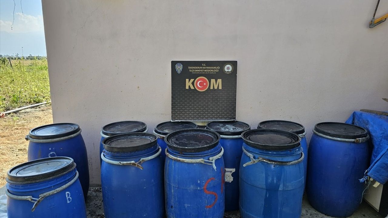 Hatay Arsuz'ta 1035 Litre Sahte İçki Ele Geçirildi — 2 Gözaltı