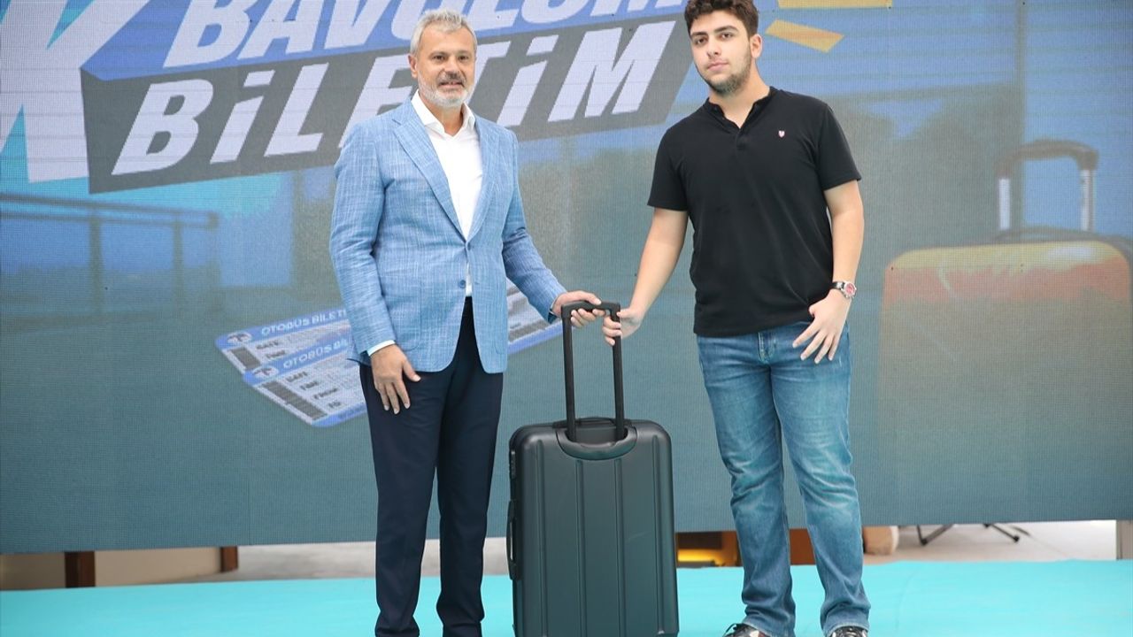 Hatay Büyükşehir Belediyesi'nden üniversiteyi kazananlara 'İlk Bavulum İlk Biletim' desteği