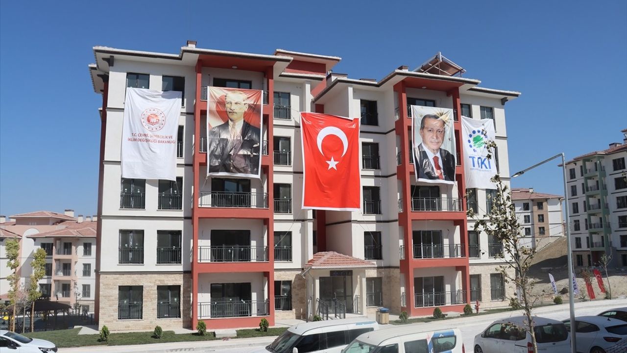 Hatay'da 16 bin 993 deprem konutu ile 1355 iş yerinin hak sahipleri belirlendi