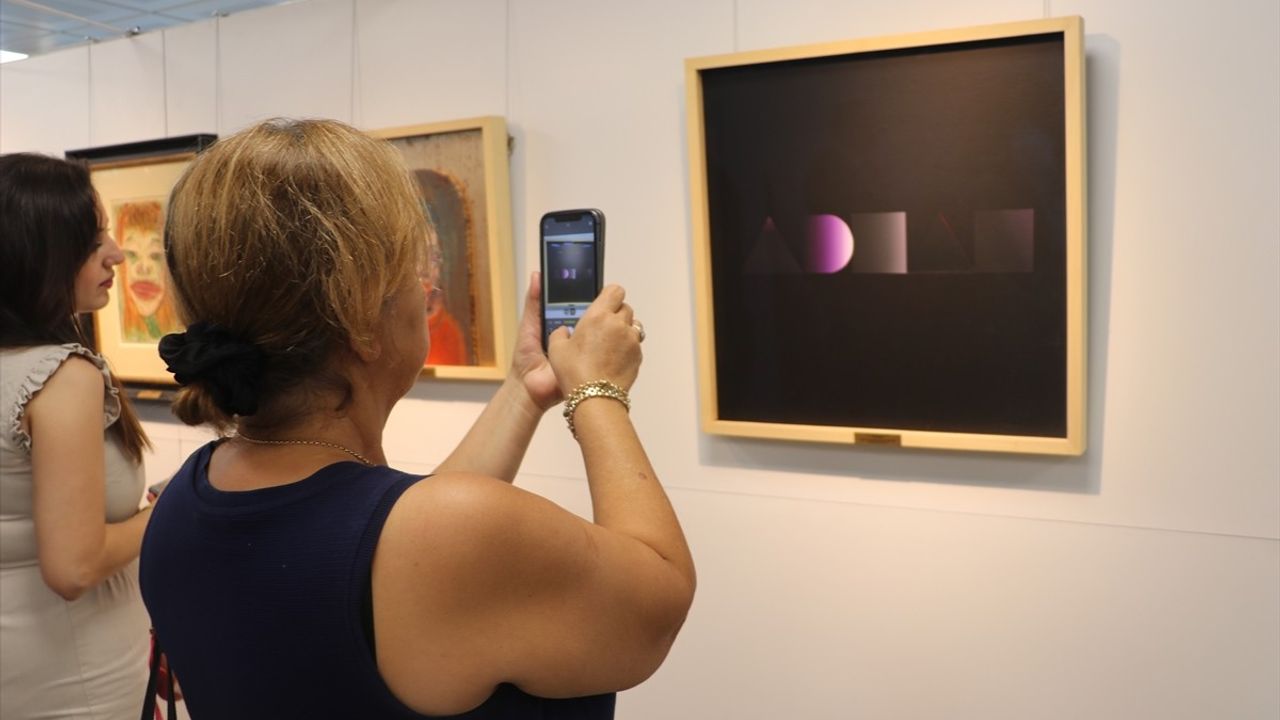 Hatay'da 'Aşina Yüzler' Sergisi: Türkiye İş Bankası Koleksiyonundan Portreler