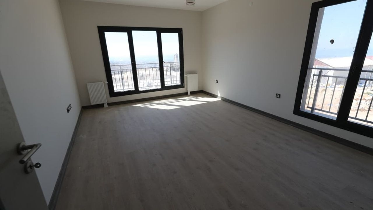 Hatay İskenderun'da 2 bin 826 Afet Konutu ve 11 Ticaret Merkezi İnşa Ediliyor