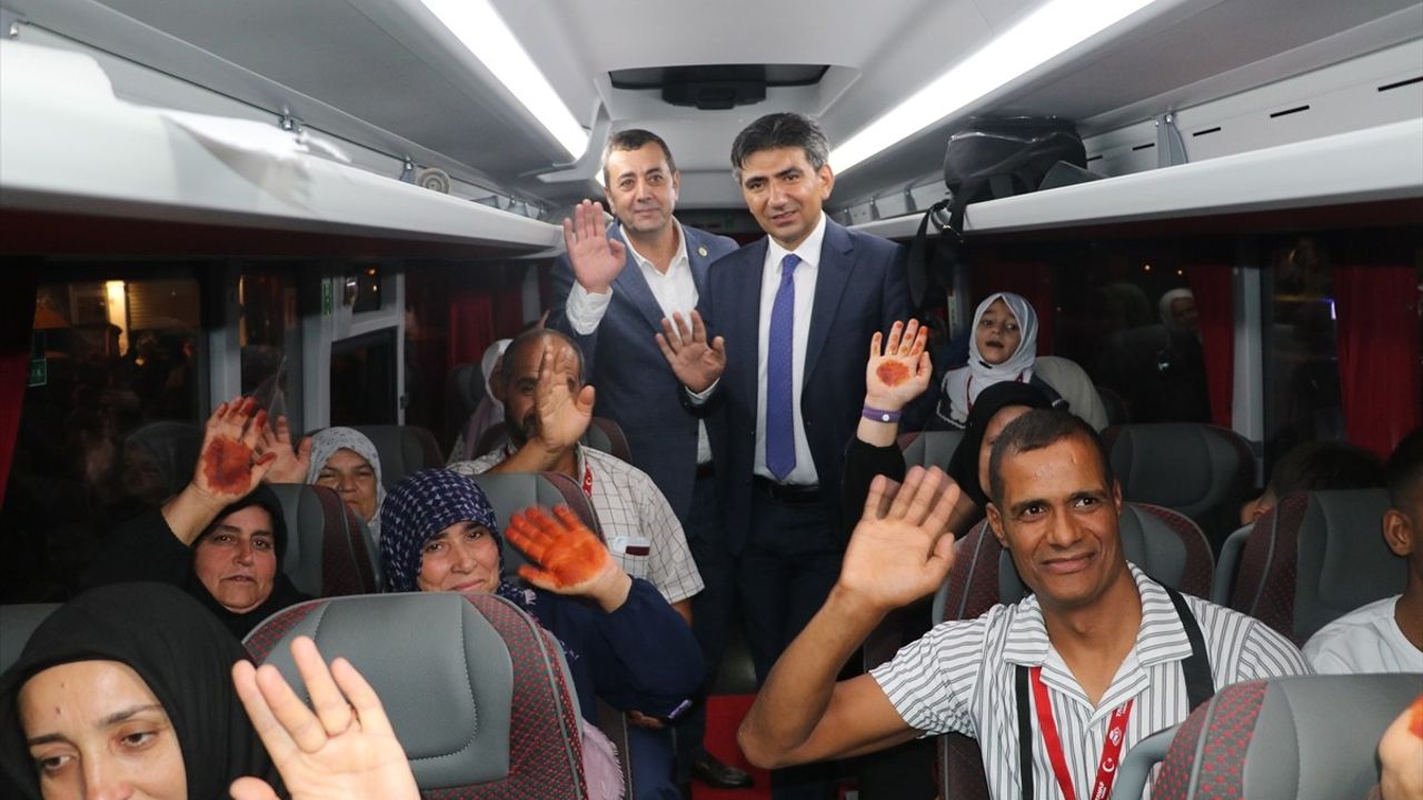 Hatay Reyhanlı'da 94 Engelli Vatandaş Umreye Dualarla Uğurlandı