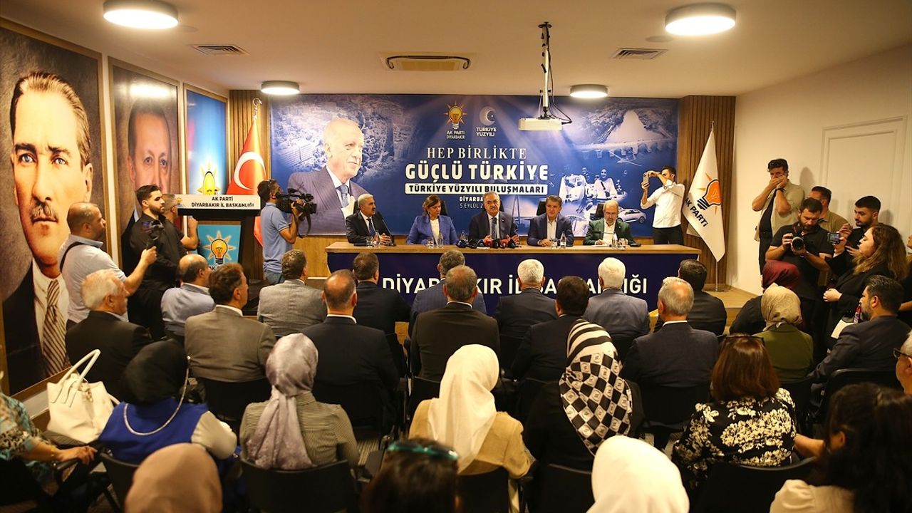 Hayati Yazıcı Diyarbakır'da: 2053 ve 2071 Türkiyesi Hedefleri