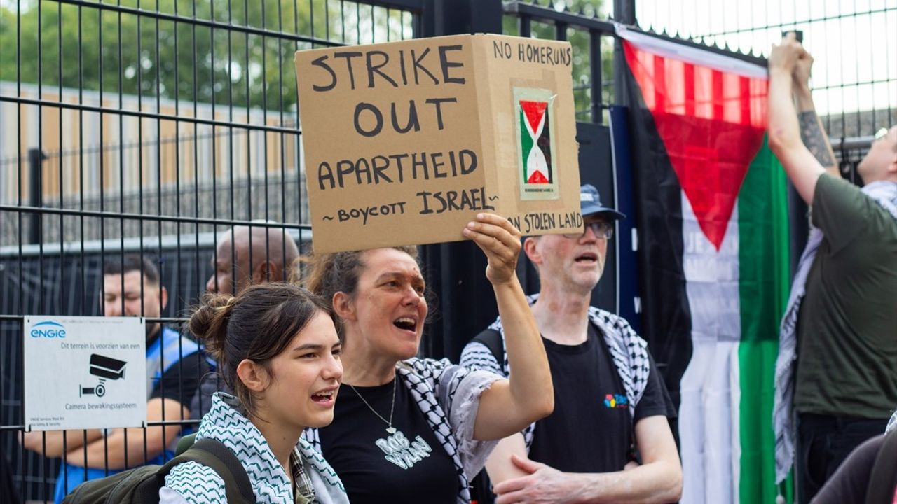 Hollanda'da Avrupa Kupası Beyzbol Turnuvası'nda İsrail Protestosu
