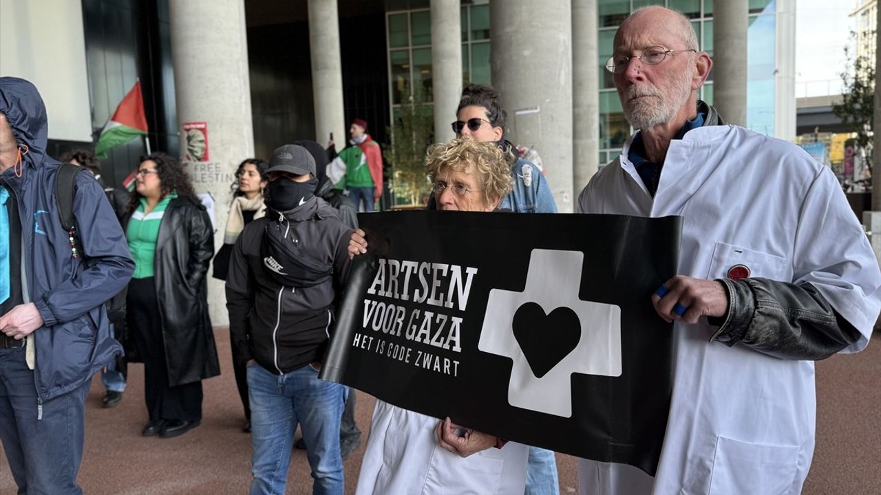 Hollandalılar Dışişleri Önünde: Küresel Sumud Filosu İçin Koruma Talebi