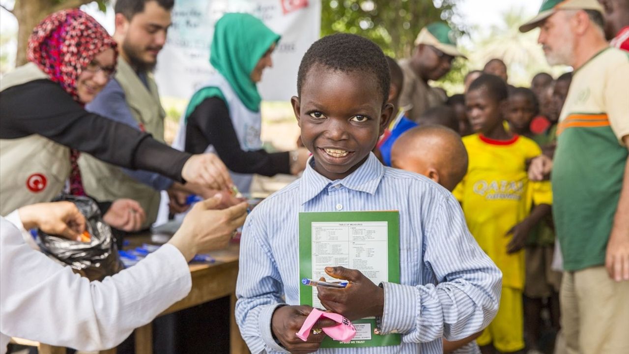 İHH'den "Bir Kırtasiye Bin Mutluluk" ile öğrencilere kırtasiye desteği