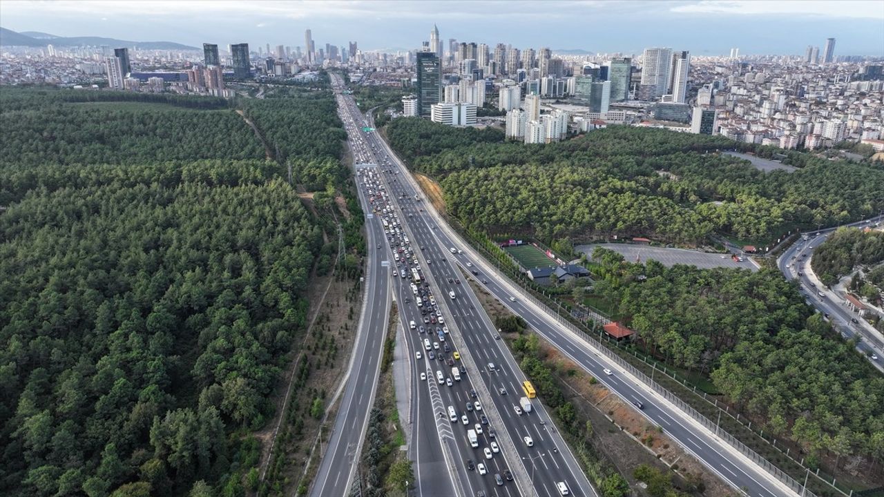 İstanbul'da Sabah Trafiği: Anadolu Yakası %80'e Yükseldi