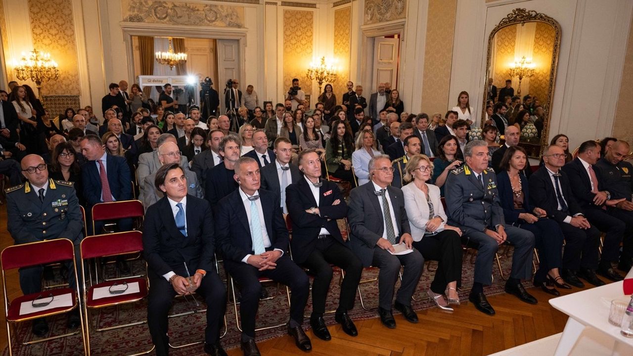 İtalya Başkonsolosluğu'nda 'MeeTürkItaly' Paneli — Montella'ya 'İtalyan Spor Elçisi' Ödülü