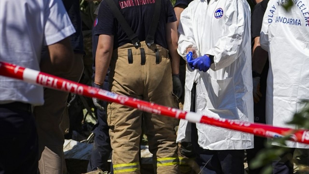 İzmir'de Eğitim Uçağı Kazasında Pilot Berfu Hatipoğlu Defnedildi