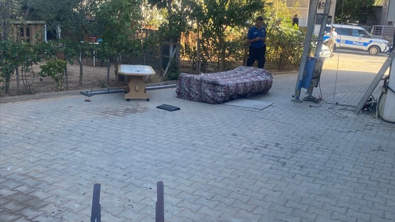 İzmir'de Nakliye Asansörü Faciası: 9 Yaşındaki Ebrar Aktaş Defnedildi