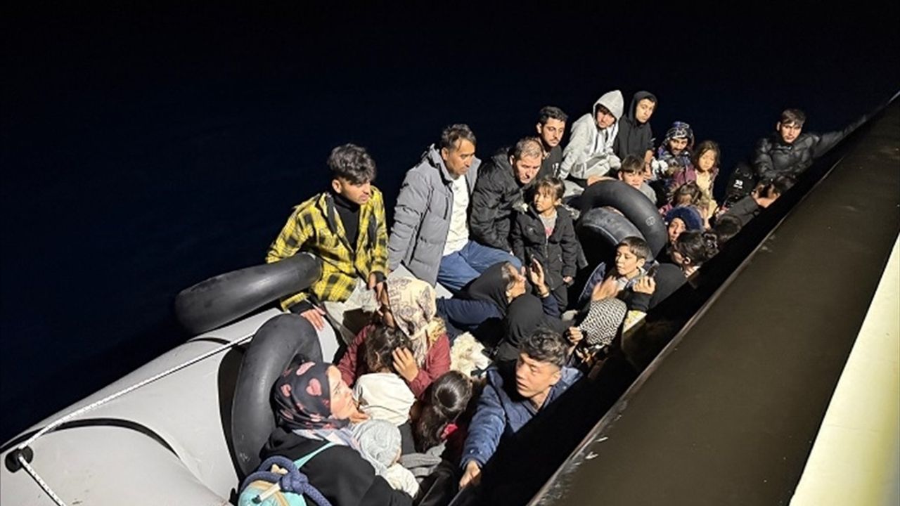 İzmir Dikili Açıklarında 36 Düzensiz Göçmen Yakalandı