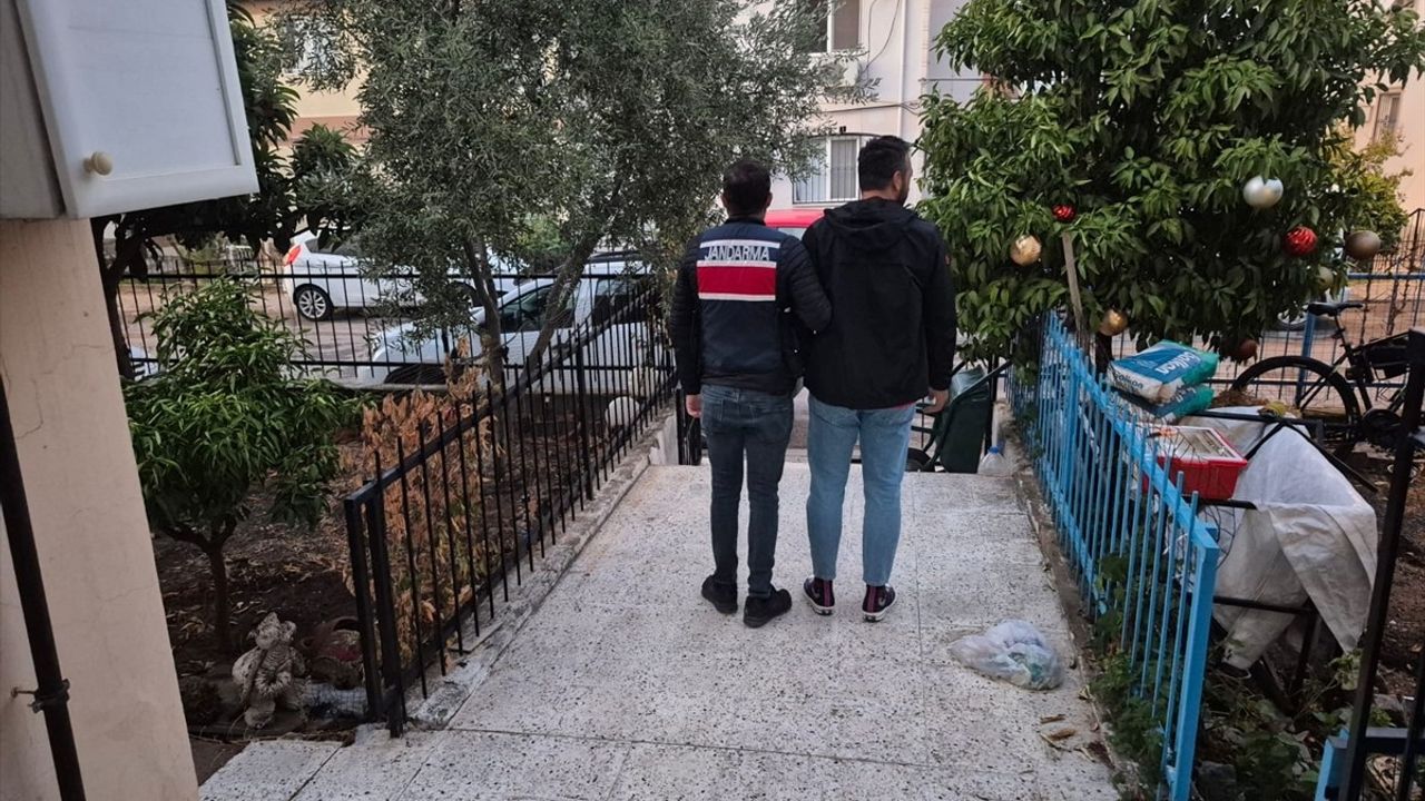 İzmir Merkezli FETÖ Operasyonu: 16 İlde 35 Şüpheli Gözaltında