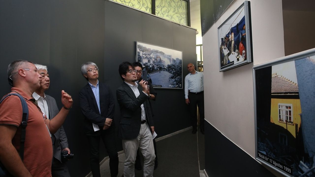Japon Akademisyenler Sakarya Deprem Müzesi'ni İnceledi