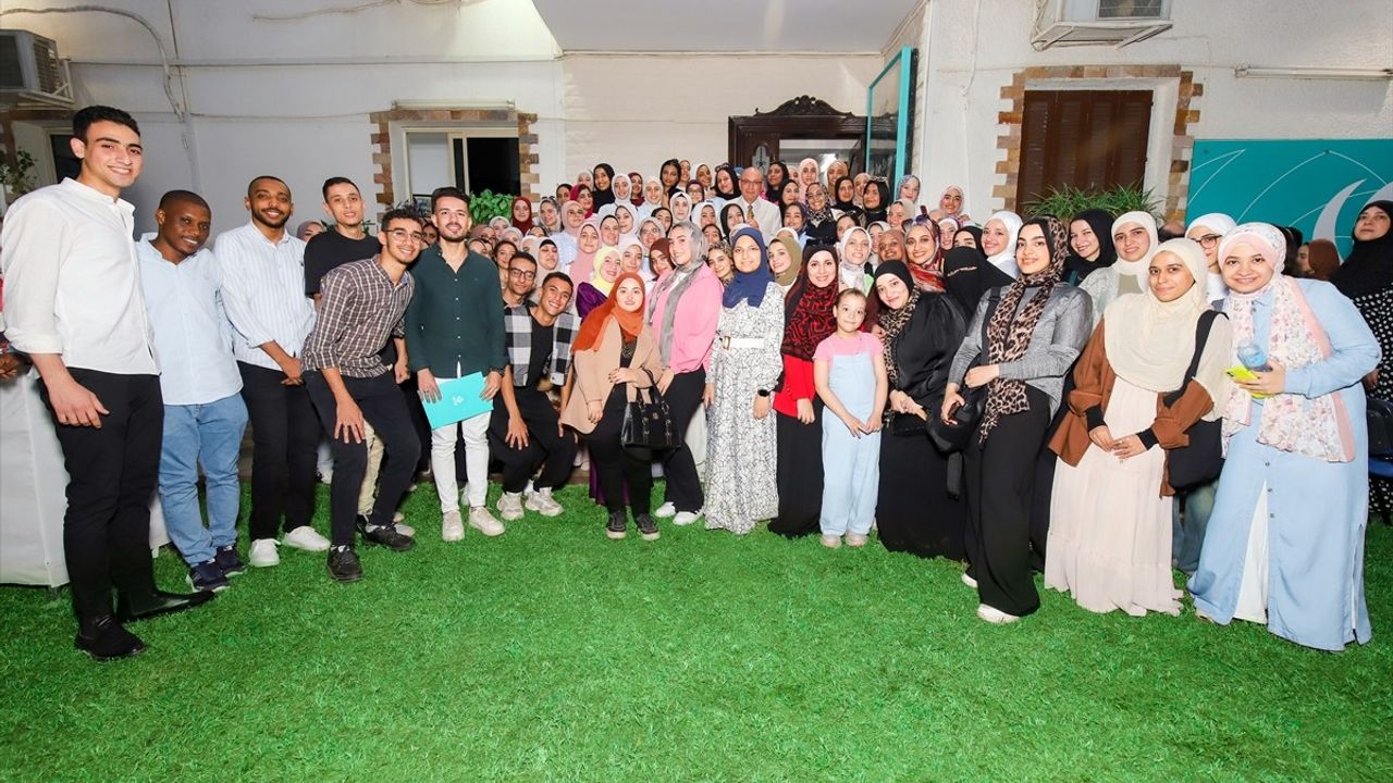 Kahire Yunus Emre Enstitüsü'nde 36 Kursiyere Türkçe Sertifika Töreni