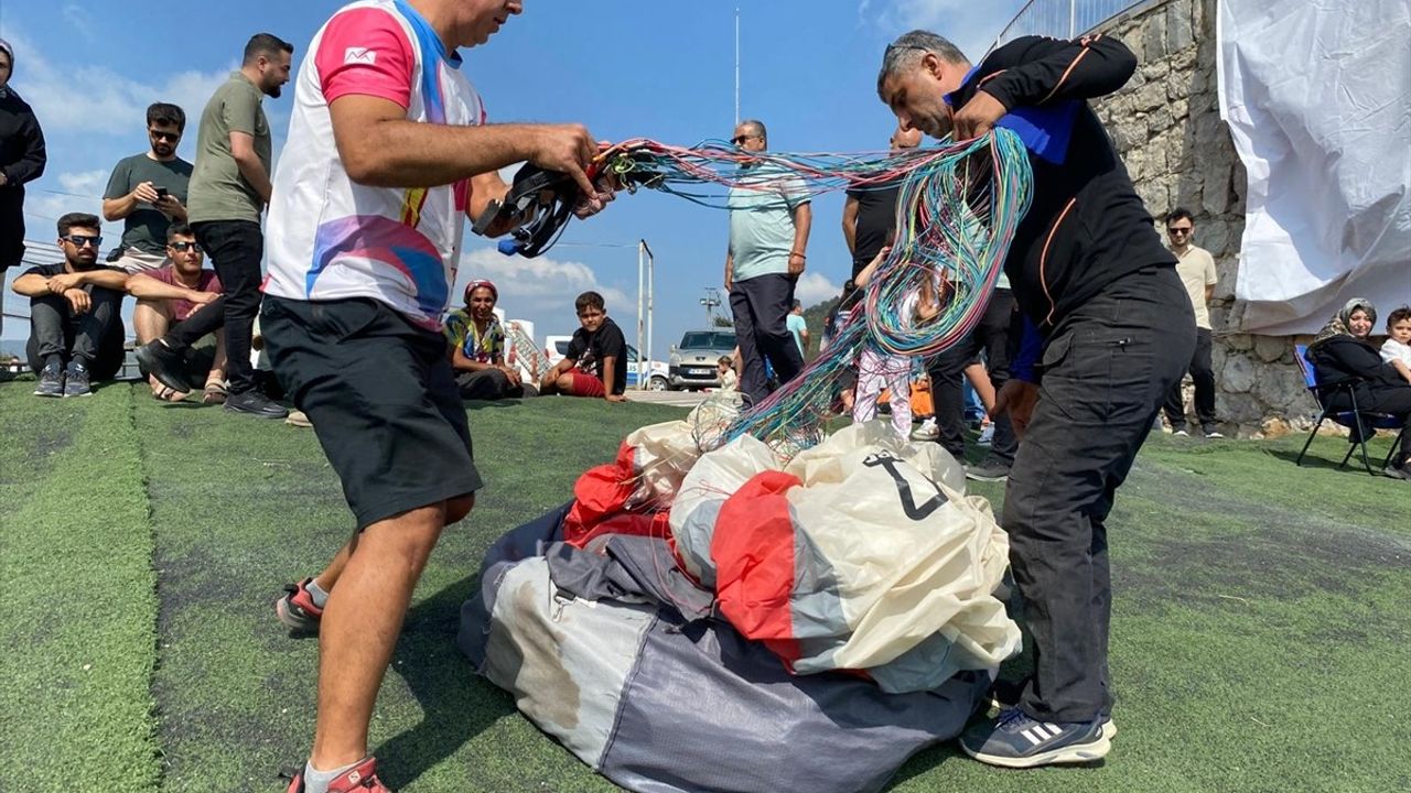 Kahramanmaraş Andırın'da Yamaç Paraşütü Festivali — 45 Sporcu Katıldı