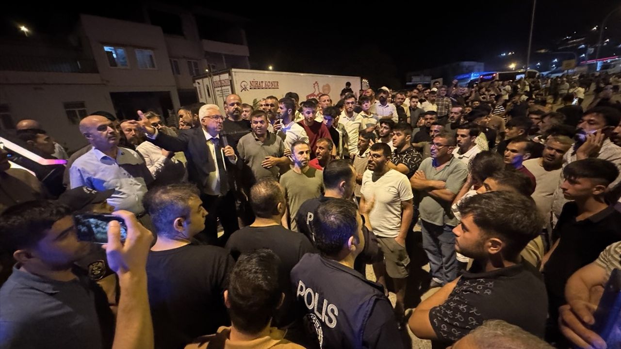 Kahramanmaraş Pazarcık'ta Tırın Çarptığı Genç Hayatını Kaybetti