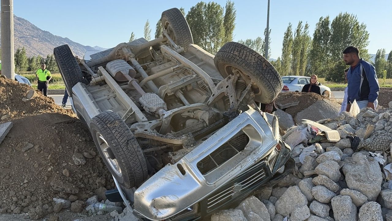 Kahramanmaraş'ta Cip Devrildi: 3 Kişi Yaralandı