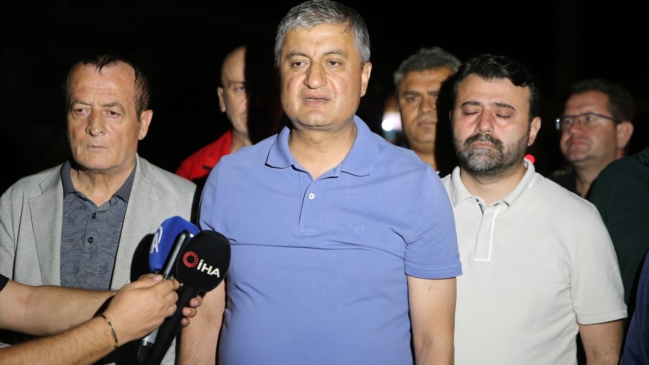 Karabük Valisi Yavuz: Saraycık Yangını Çevrelendi, Harmancık'ta Mücadele Sürüyor