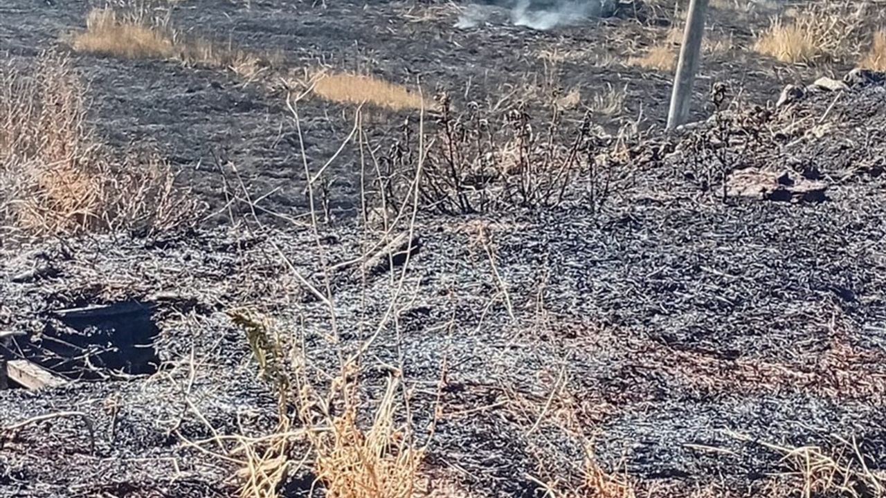 Kars Hapanlı'da Kullanılmayan Evde Çıkan Yangın Söndürüldü