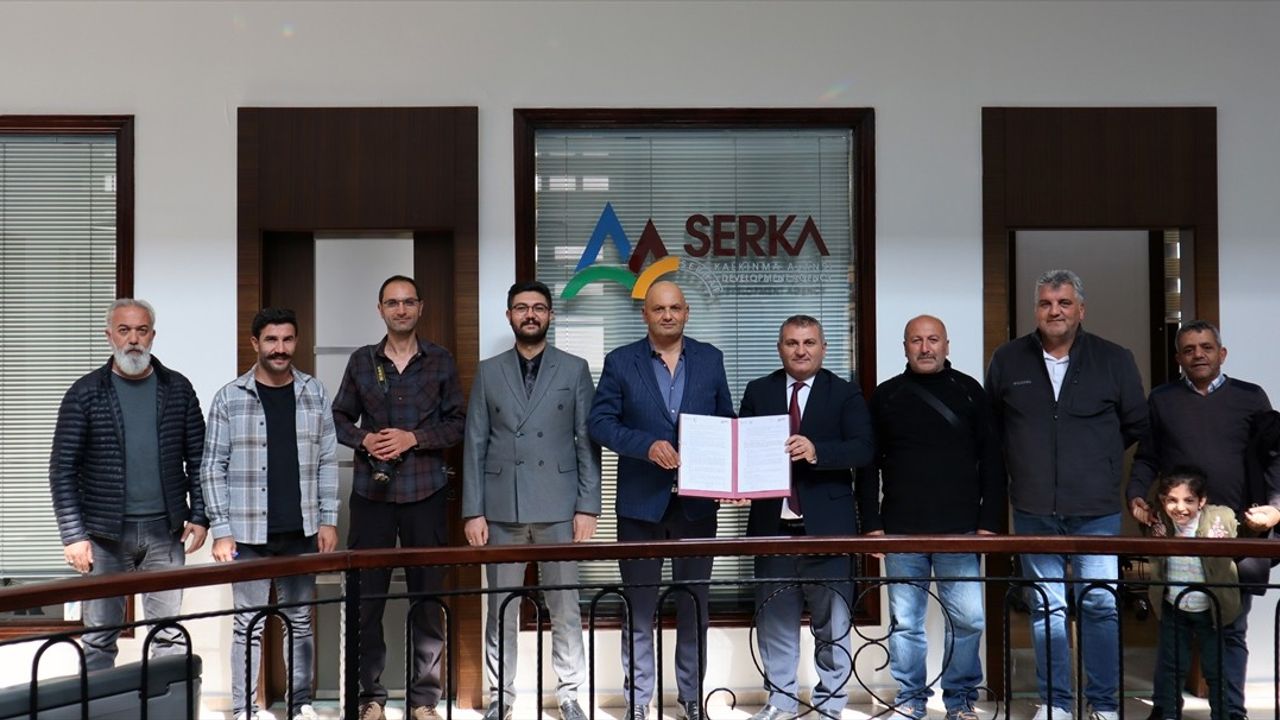 Kars ve Ardahan'da Gazetecilere Yapay Zeka Destekli Medya Eğitimi