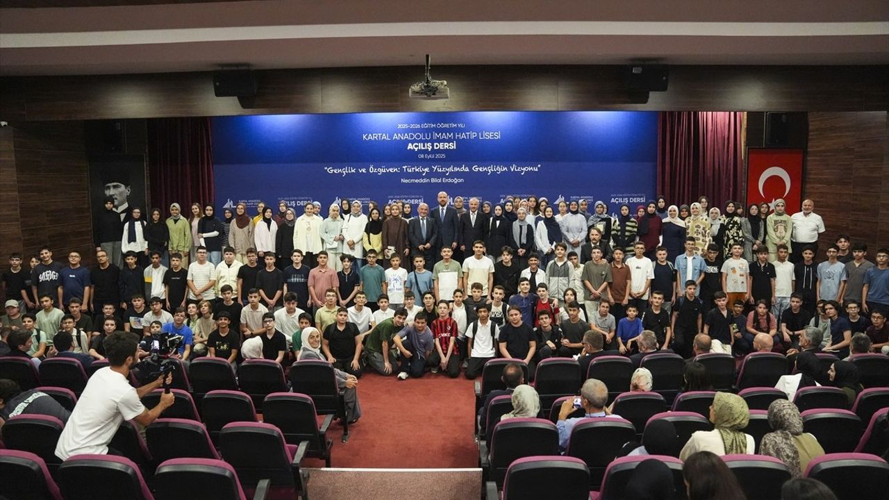 Kartal Anadolu İmam Hatip Lisesi'nde Yeni Dönem Açılışı: YKS Derecelilerine Togg Hediye