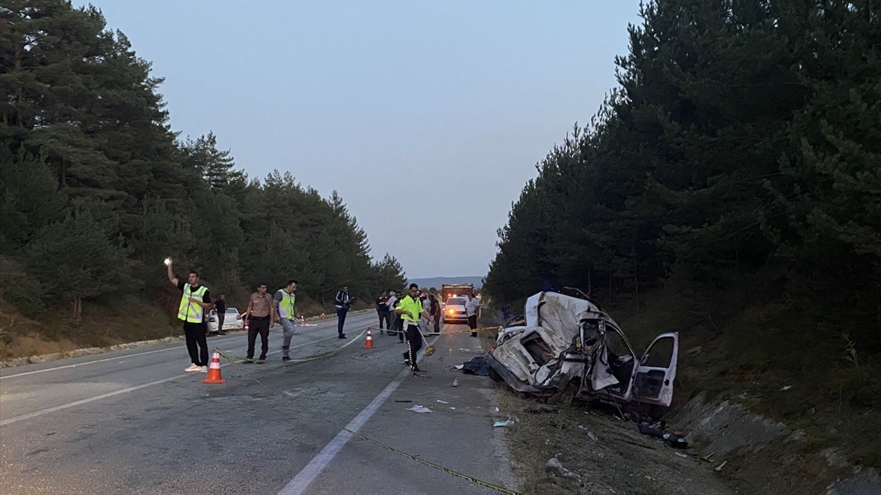 Kastamonu Ağlı'da Trafik Kazası: 2 Ölü, 5 Yaralı