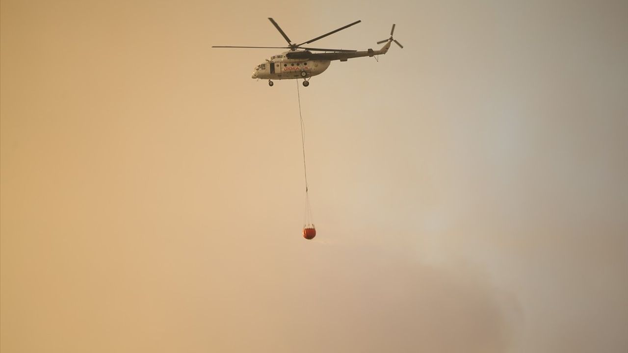 Kastamonu-Karabük sınırındaki orman yangınlarına müdahale sürüyor