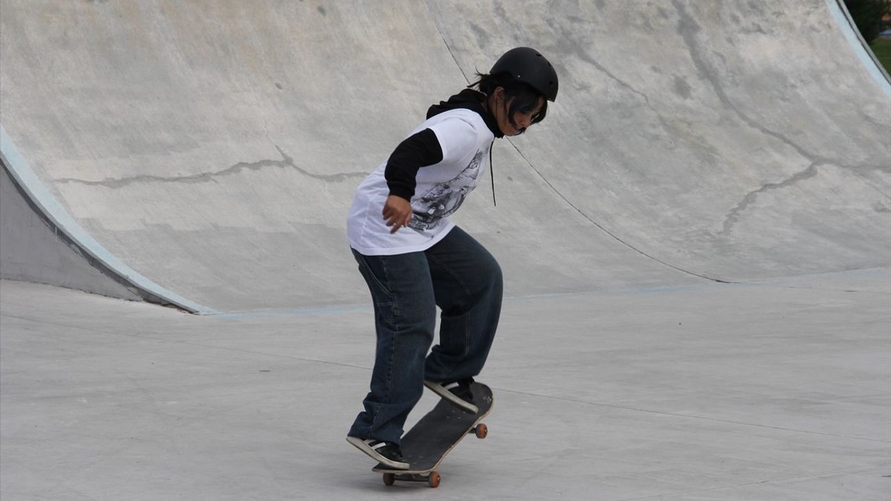 Kayseri'de Efe Erdem Sevinç Kayseri Jam Street Kaykay Yarışması Düzenlendi