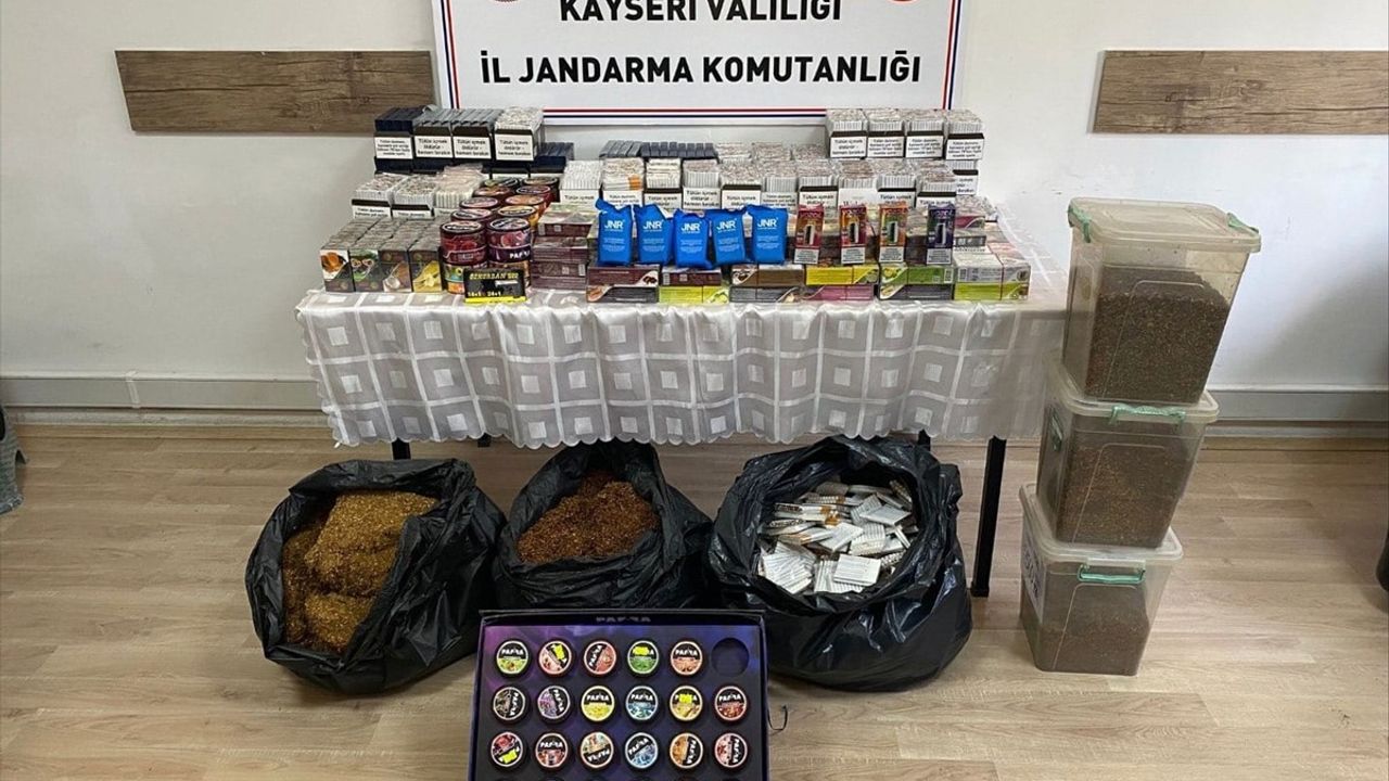Kayseri'de Kaçak Sigara ve Elektronik Sigara Operasyonu: 2 Gözaltı