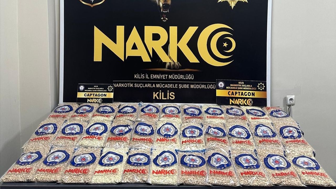 Kilis'te Otomobilde 215 bin 312 Sentetik Hap Ele Geçirildi — Sürücü A.B. Tutuklandı